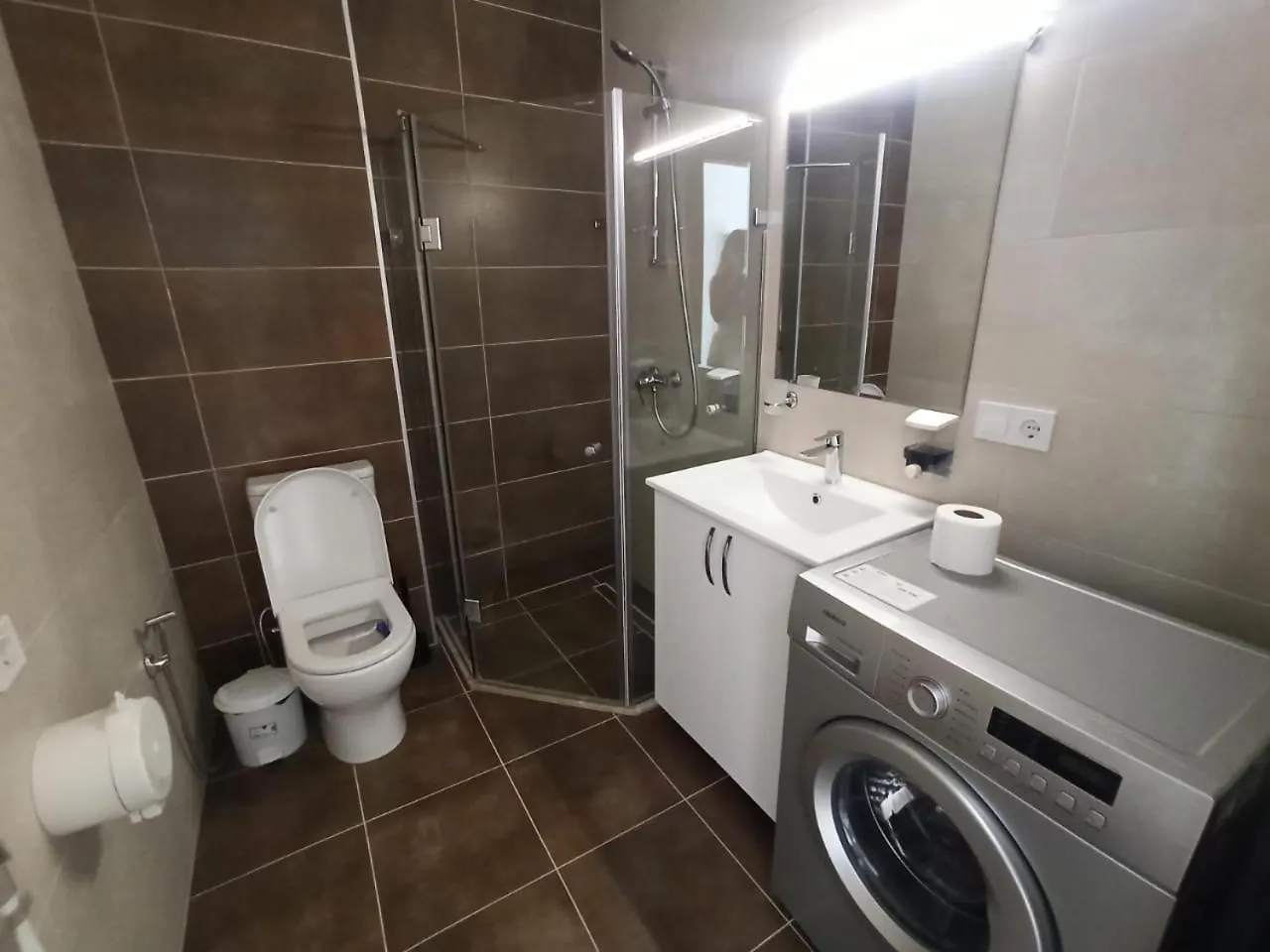 Sea View Apartment With Double Bed And Swimming Pool Batumi
